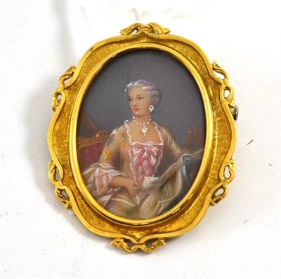 Lot 83 - An 18ct gold miniature brooch