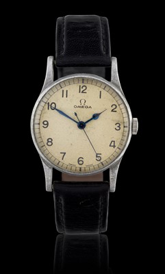 Lot 2356 - Omega: A Second World War Period Military Style Centre Seconds Wristwatch