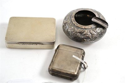 Lot 93 - Silver snuff box with engine turned decoration, Chester silver vinaigrette and an Eastern metal...