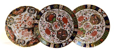 Lot 28 - A selection of 19th century porcelain plates,...