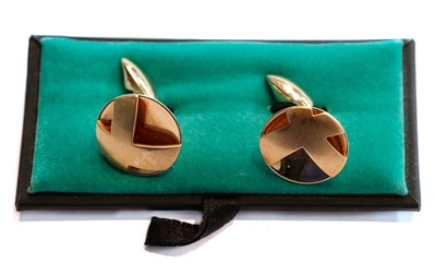 Lot 166 - A pair of 18 carat gold cufflinks