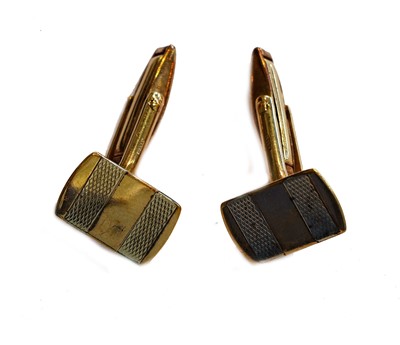 Lot 177 - A pair of 9 carat gold cufflinks