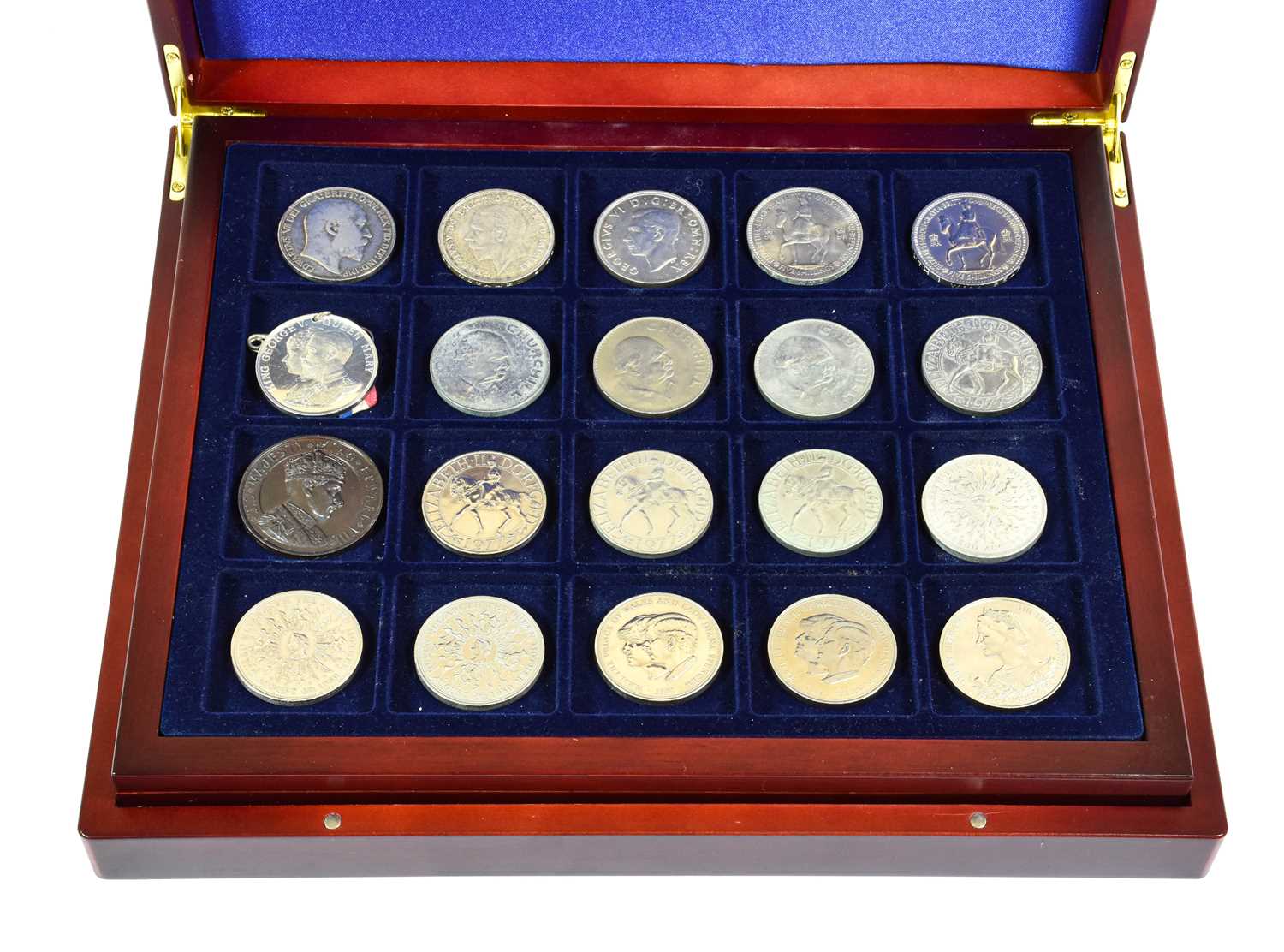 Lot 427 - ♦A Collection of UK & Foreign Crowns...