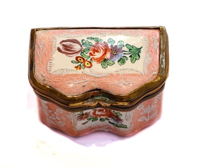 Lot 286 - An 18th century enamel pill box of serpentine...