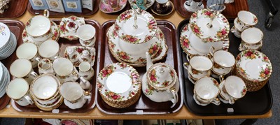 Lot 67 - A Royal Albert Old Country Roses comprehensive...