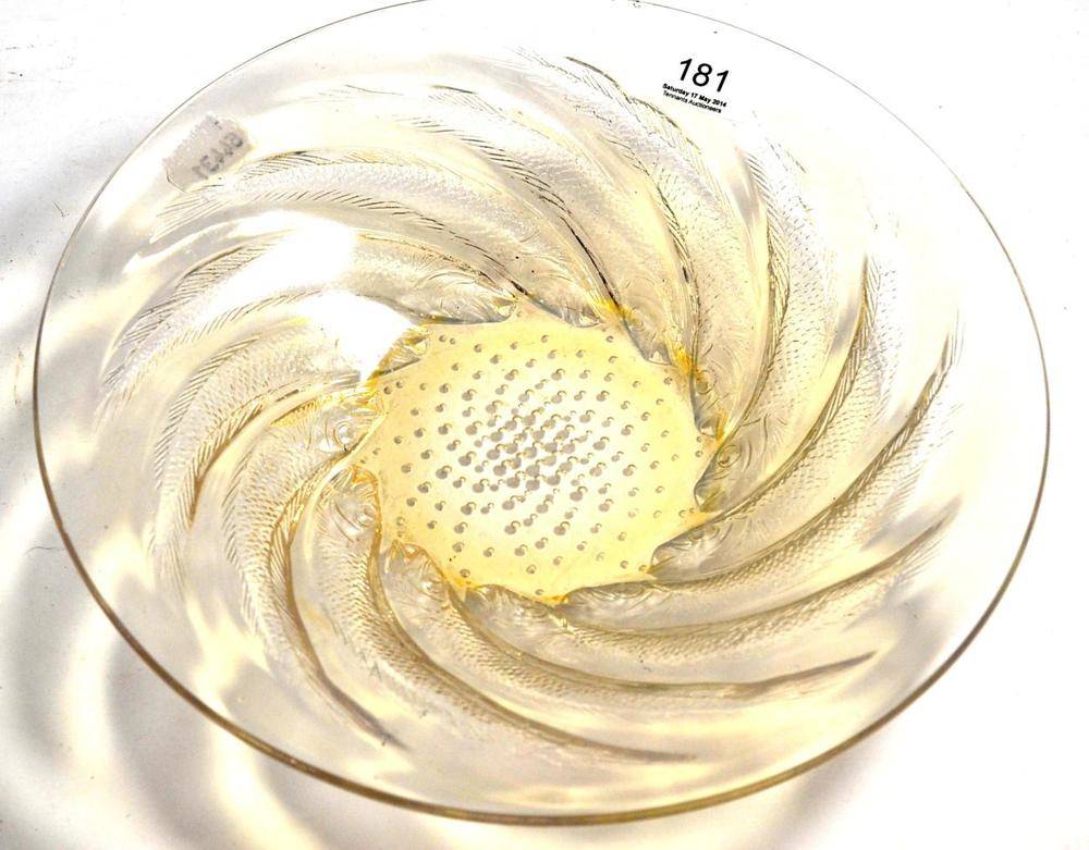 Lot 181 - A Rene Lalique ";Poissons"; opalescent glass dish