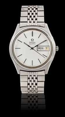 Lot 2337 - Omega: A Stainless Steel Day/Date Centre Seconds Wristwatch