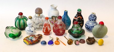 Lot 9 - A collection of Chinese snuff bottles...