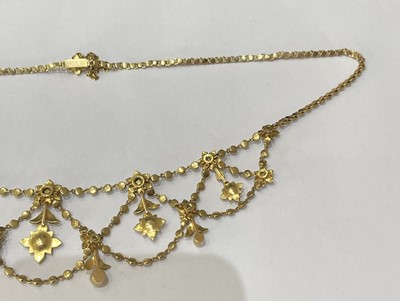 Lot 2294 - An Edwardian Split Pearl Necklace