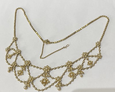 Lot 2294 - An Edwardian Split Pearl Necklace