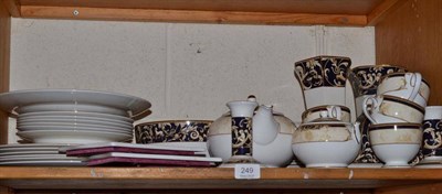 Lot 249 - Wedgwood Cornucopia tea and dinner service