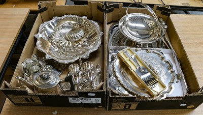 Lot 324 - A quantity of silver plated items including an...