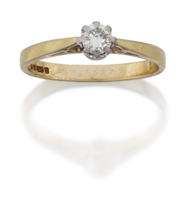 Lot 2022 - An 18 Carat Gold Diamond Solitaire Ring
