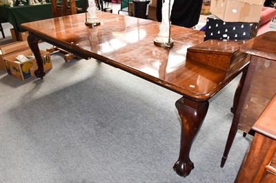 Lot 1271 - A Victorian mahogany wind out dining table...