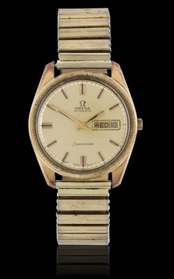 Lot 2376 - Omega: A 9 Carat Gold Automatic Day/Date Centre Seconds Wristwatch
