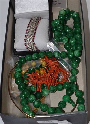 Lot 338 - A small quantity of jewellery including brooches, jade type necklace, a tiara etc