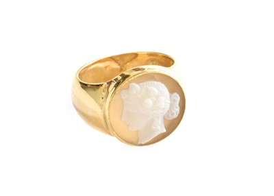 Lot 209 - A cameo ring, stamped '18CT', finger size N