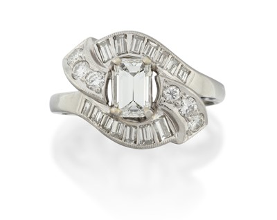 Lot 2339 - A Diamond Cluster Ring