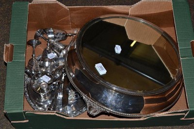 Lot 365 - A plated mirrored cake stand and knife and a small quantity of electroplate