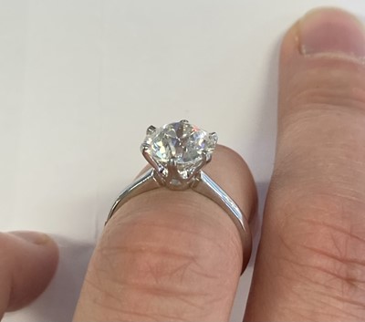 Lot 2362 - A Platinum Diamond Ring