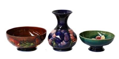 Lot 204 - A small collection of Moorcroft, including a...