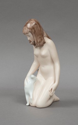 Lot 101 - A modern Royal Dux figure of a nude female