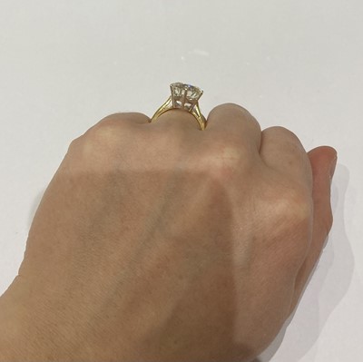 Lot 2359 - An 18 Carat Gold Diamond Solitaire Ring