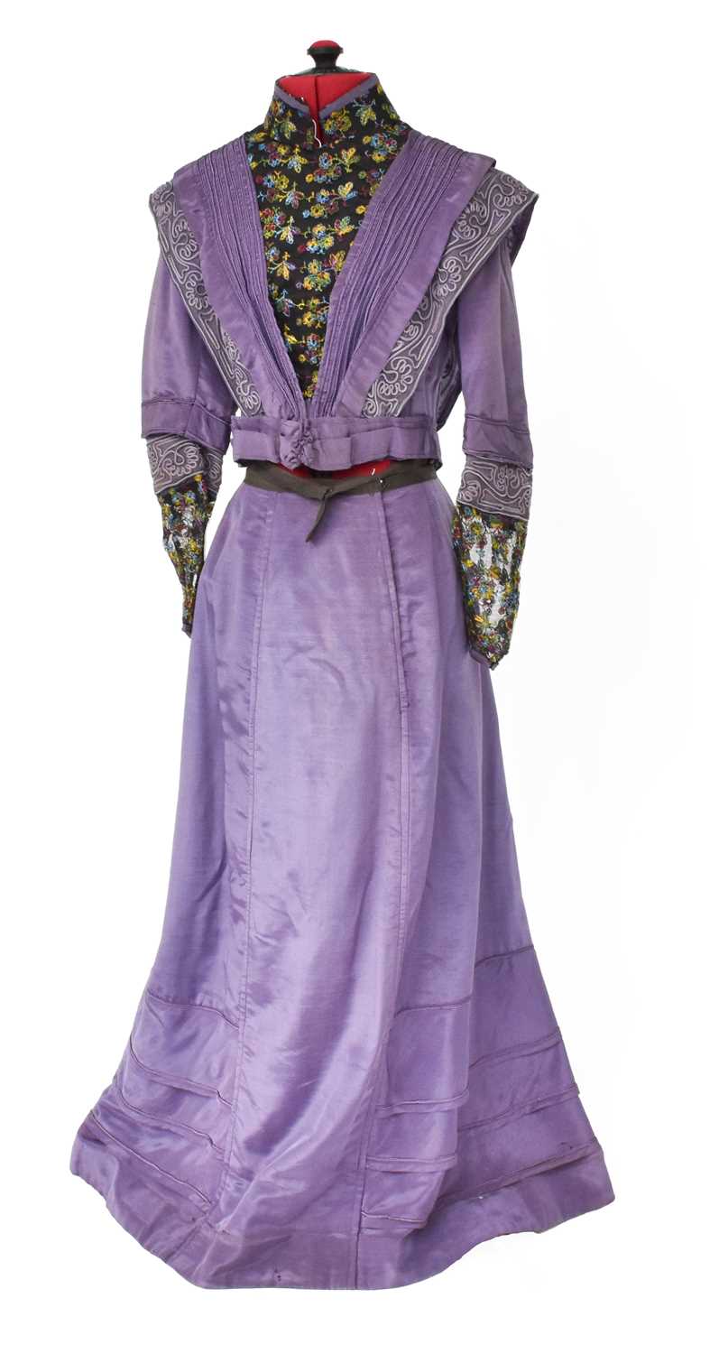 Lot 2048 - Early 20th Century Purple Silk Two Piece,...