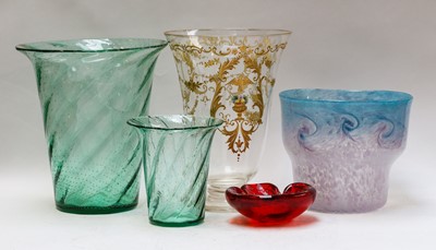 Lot 265 - A collection of art glass including a...