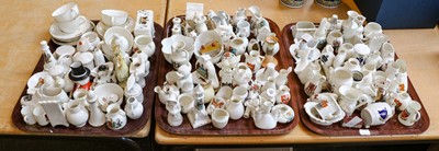 Lot 288 - A large quantity of assorted crested China...