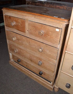 Lot 530 - A Victorian pine four height chest of drawers