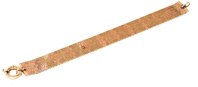 Lot 242 - A brick link bracelet, length 21cm