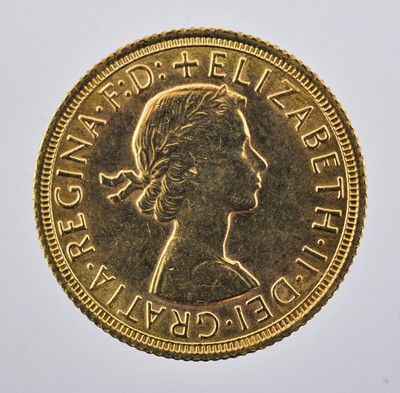 Lot 300 - 3 x Elizabeth II, Sovereigns: 1958, 1962 and...