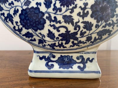 Lot 158 - A Chinese Porcelain Moon Flask, Qianlong reign...