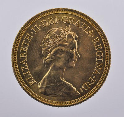 Lot 304 - 3 x Elizabeth II, Sovereigns 1976, obv. Machin...