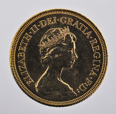 Lot 305 - 3 x Elizabeth II, Sovereigns: 1978(x2) and...