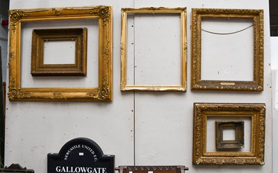 Lot 1278 - Six assorted gilt wood and gesso picture...