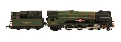 Lot 99 - Wrenn W2238 Clan Line Locomotive