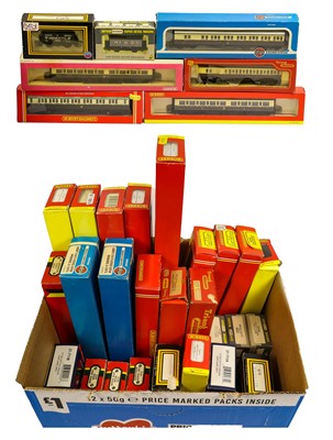 Lot 92 - Various OO Rolling Stock