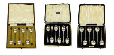 Lot 104 - A Collection of Assorted Silver, including: a...