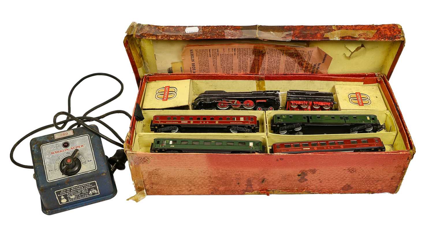 Lot 122 - Marklin HO Gauge 3-Rail Passenger Train Set