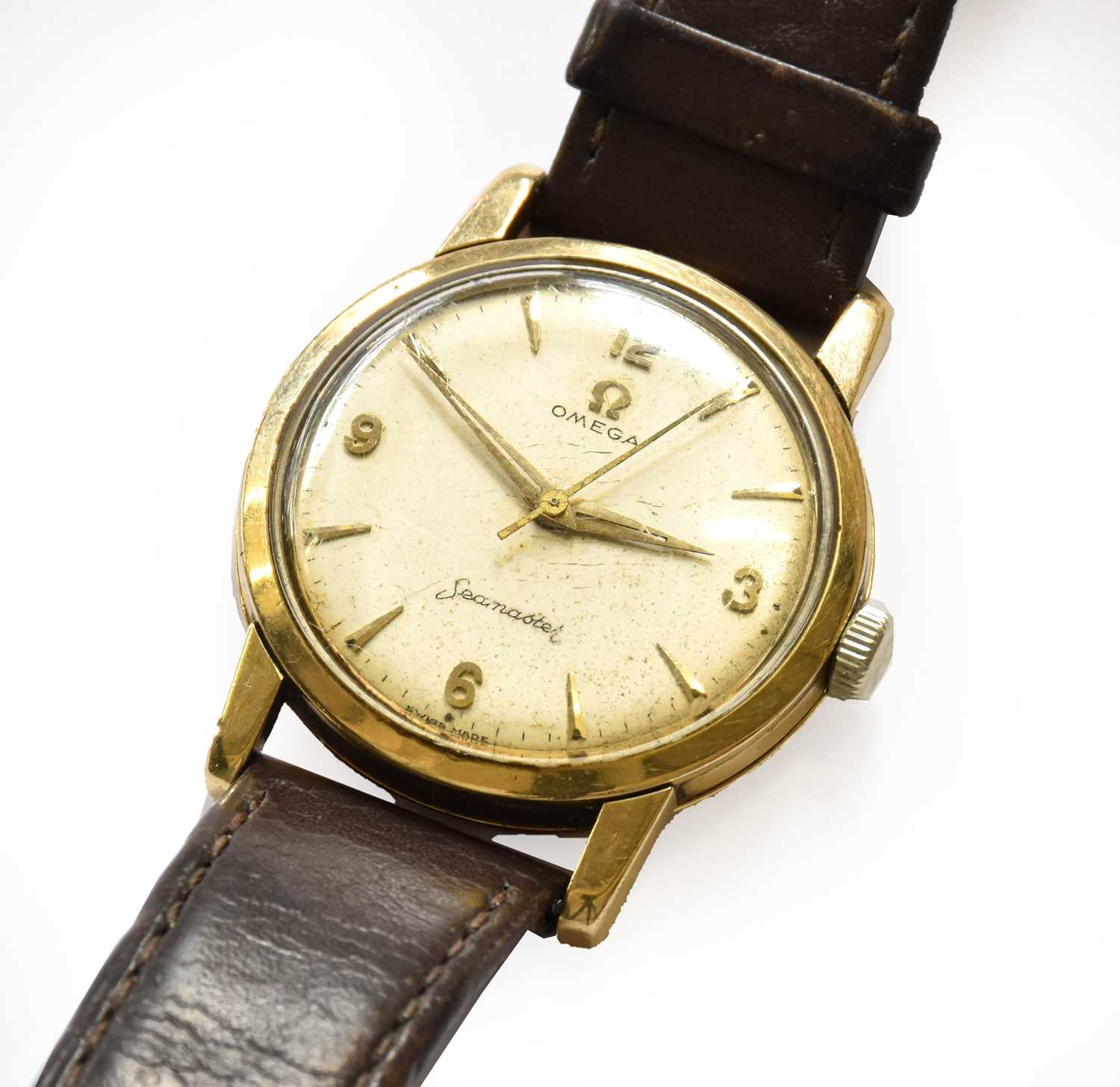 Lot 230 - A 9 carat gold centre seconds wristwatch,...