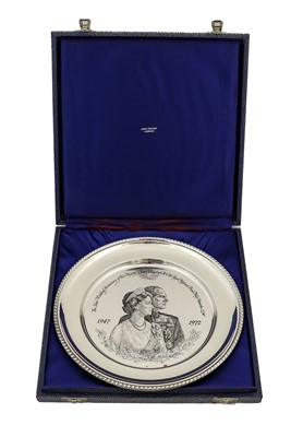 Lot 101 - An Elizabeth II Silver Commemorative Plate,...