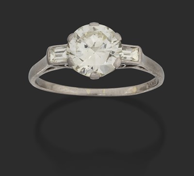 Lot 2352 - A Diamond Ring
