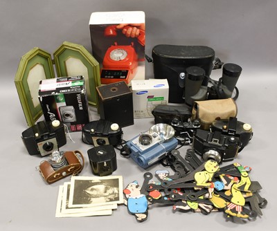 Lot 350 - Various Cameras