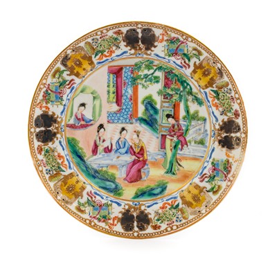 Lot 140 - A Cantonese Porcelain Plate, late Qing Dynasty,...