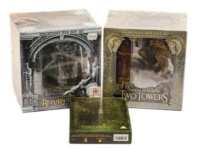 Lot 257 - Sideshow Collectibles Lord Of The Rings Group