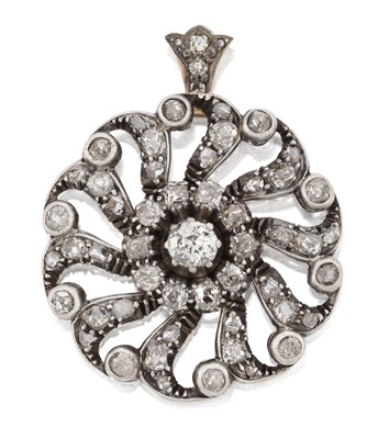 Lot 2157 - An Early 20th Century Diamond Cluster Pendant