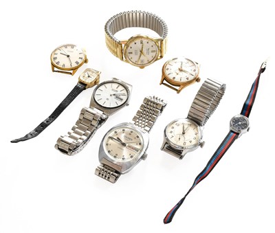 Lot 30 - A selection of gents wristwatches by Citizen...