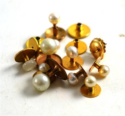 Lot 59 - Assorted gold and plated studs